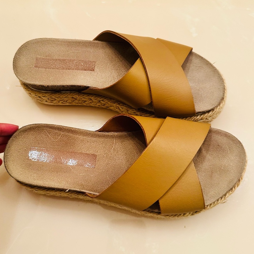 Soda wedge espadrille sandals. Size 6.